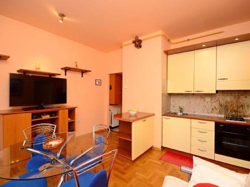 Apartment Blazenka 1154 - image 9