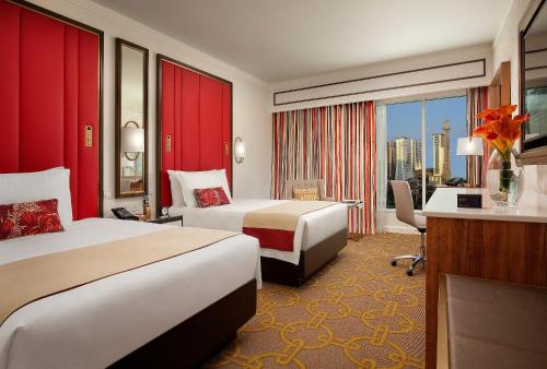 Deluxe Double with Eiffel Tower View