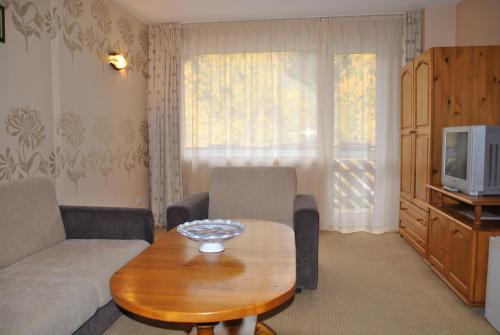 Family Hotel Shoky - image 4