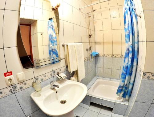 Afina Hotel - image 2
