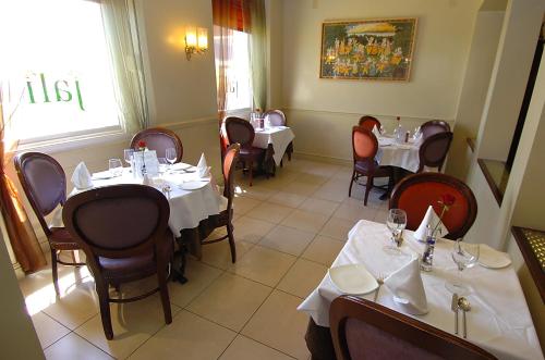 Chatsworth Hotel - image 2
