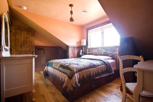 Schoolhouse Cabin in Corwin Springs (MT)
