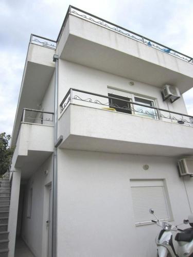  Apartments Zdenka in Okrug Donji