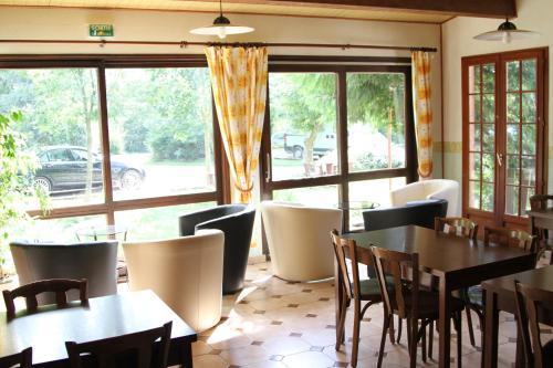 Pub/Lounge, Logis Auberge De La Plaine in La Rothiere