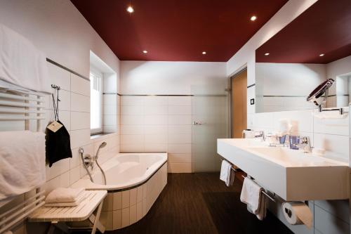 Aparthotel Dorfplatzl Garni - image 2