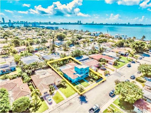 Blue House Miami - image 5