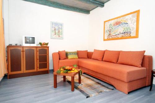 Family friendly house with a swimming pool Valtura Pula - 7325 - image 8