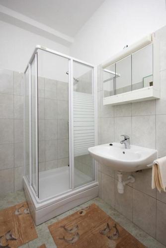 Secluded fisherman's cottage Cove Soline, Pasman - 8326