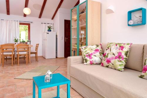 Apartments with a parking space Hvar - 11427