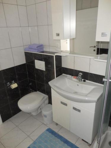 Apartments with WiFi Split - 11692, Split (photo 4)