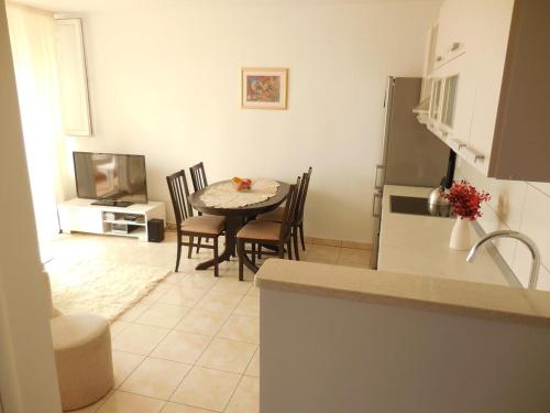 Apartments with WiFi Split - 11692, Split (photo 7)