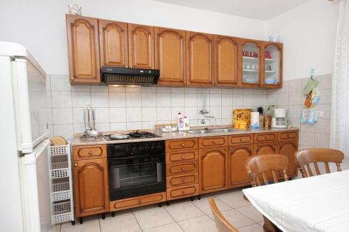 Apartments by the sea Sali Dugi otok - 883 - image 6