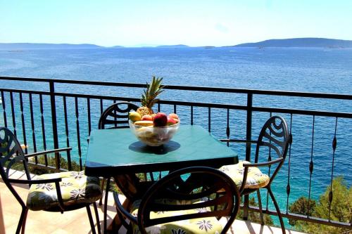 Apartments by the sea Okrug Donji Ciovo - 2101