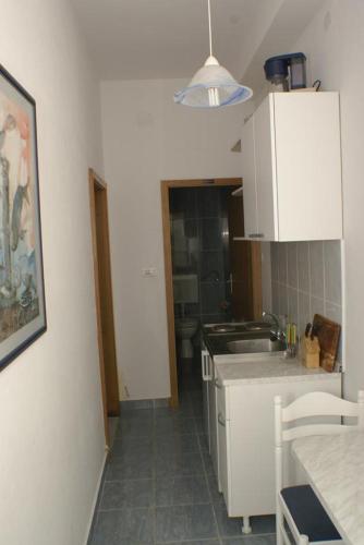 Apartments with a parking space Duce Omis - 2801 - image 2