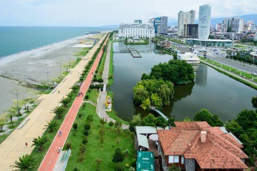 Батуми, 4-х комнатная у моря, Batumi (foto 10)