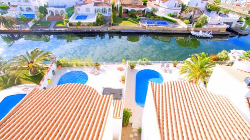 Villa with Private Pool image 7