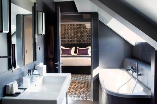 Le Grey Hotel - image 4