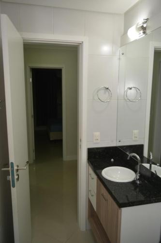Apartment with Sea View image 10