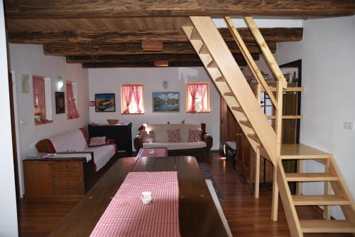บริการและสิ่งอำนวยความสะดวก, Holiday Homes 4N in กราปินา