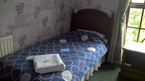 1 double bed, 1 twin bed