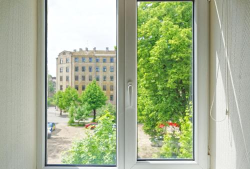 One-Bedroom Family Apartment - FREE Parking image 10
