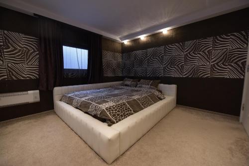 H & V Residence - Bungalow Apartment - image 2