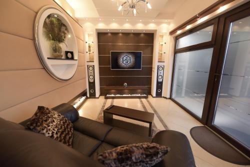 H & V Residence - Bungalow Apartment - image 14