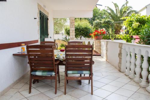 

Apartment Slatine 5965c