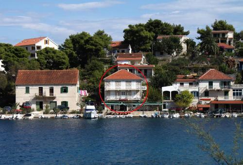 Apartment in Nečujam 