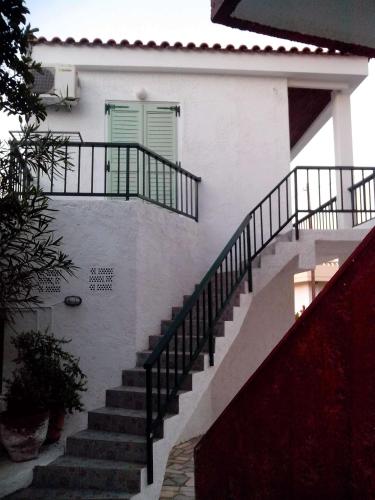 Haris Apartments - image 2