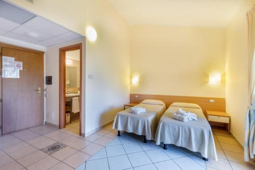 Hotel Baia Marina - image 2
