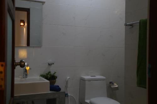 Deluxe Double Room with Balcony image 4