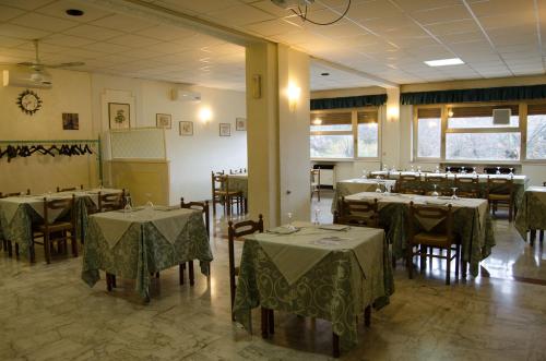 Hotel Holiday in Magliano deʼ Marsi