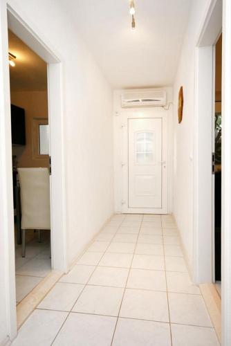 Apartment Drasnice 6051b