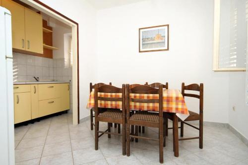 Apartments with a parking space Novalja, Pag - 10417