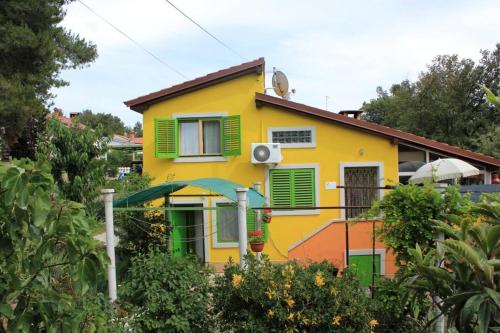 Apartment in Cunski 