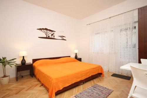 Apartments by the sea Duce Omis - 8633 - image 3
