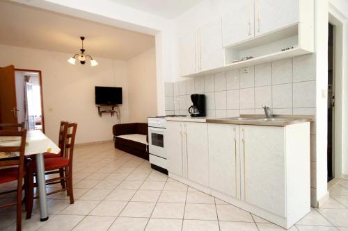  Apartment Kneza 9166b in Pupnat