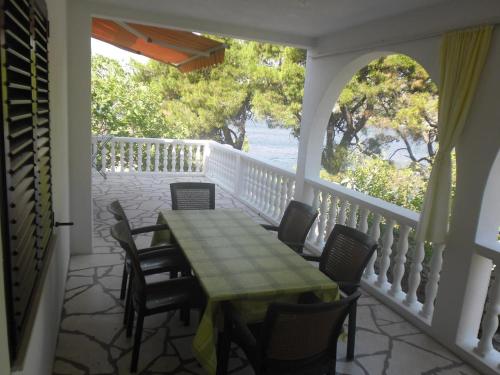 Apartments by the sea Rogoznica - 11425