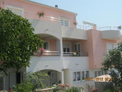 Apartments with a parking space Tisno Murter - 11313