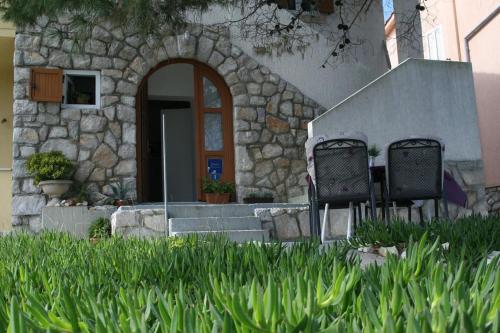 Apartments by the sea Ilovik Losinj - 12275 - image 2