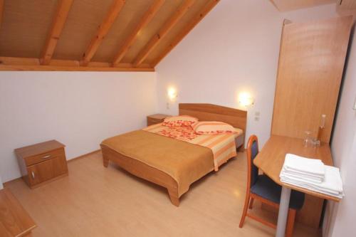  Triple Room Vis 3034e in Vis