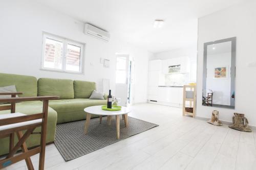 Apartment Seget Vranjica 1037b