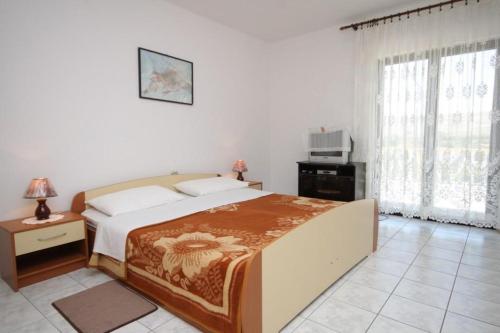 Apartments with a parking space Vlasici Pag - 4148 - image 7