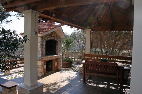 Apartments by the sea Slatine Ciovo - 1137 - image 4