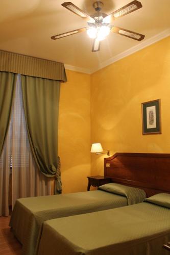 Hotel Fiori - image 14