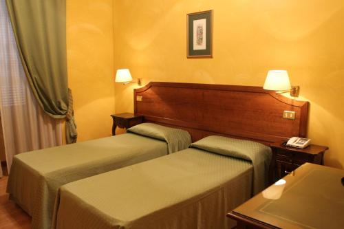 Hotel Fiori - image 8