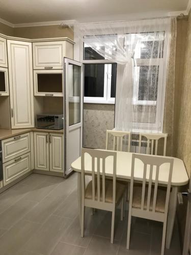 Lux Apartament - image 5