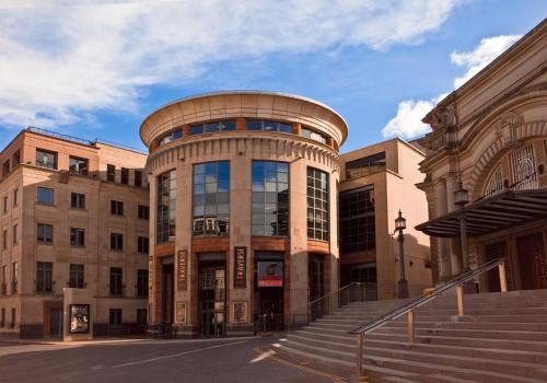 The Edinburgh Address - Castle View Apartment - image 3