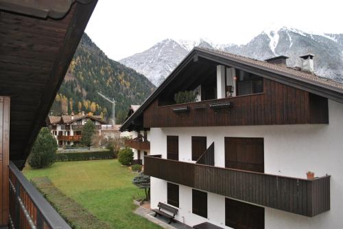Rendena Ski Apartments - image 7